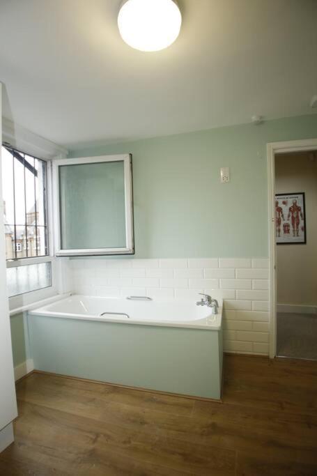Hygge Camden Town 2 Bedrooms Apartment ลอนดอน ภายนอก รูปภาพ