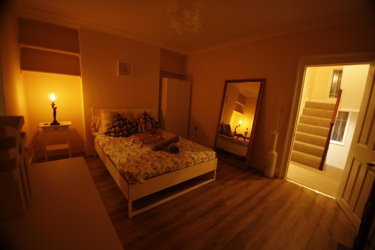 Hygge Camden Town 2 Bedrooms Apartment ลอนดอน ภายนอก รูปภาพ